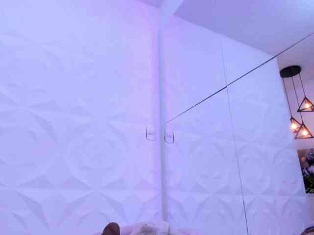 antonnella-lopez webcam
