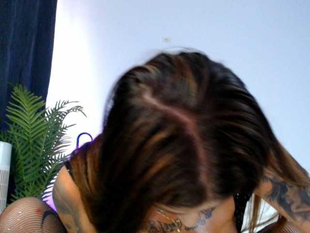 arianatattoos live webcam show