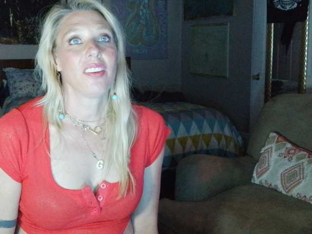 mylfGlama live cam on BongaCams