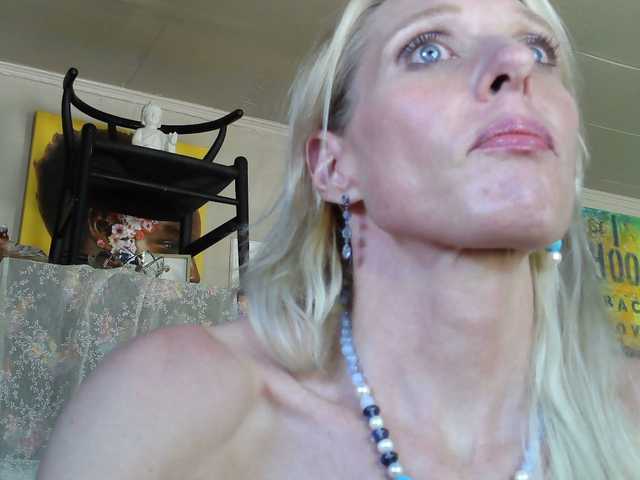 mylfGlama's BongaCams show and profile