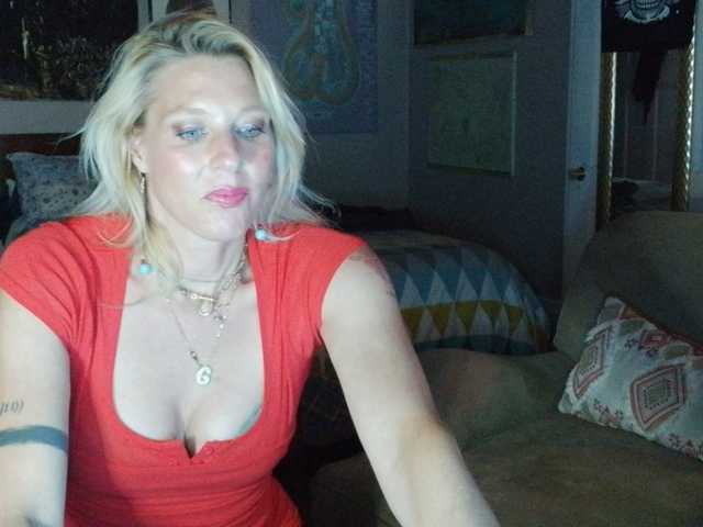 mylfGlama live cam on BongaCams