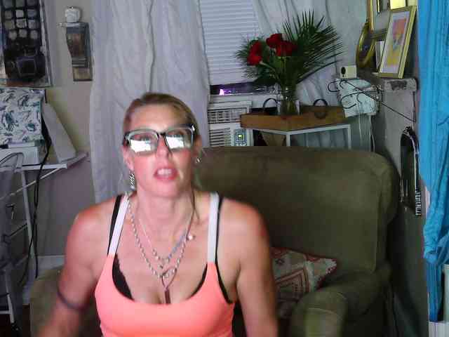mylfGlama webcam