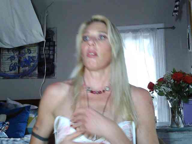 mylfGlama webcam
