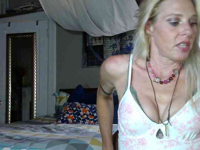 mylfGlama webcam