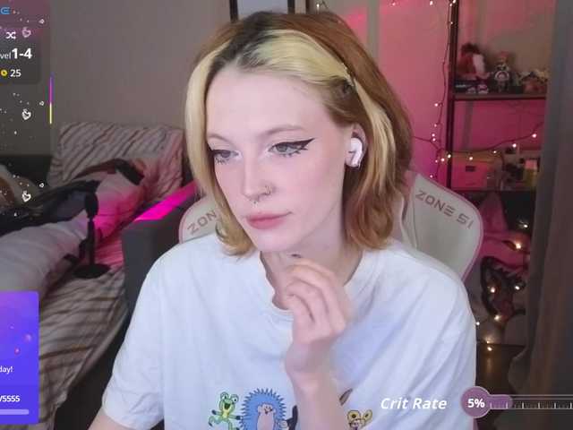 crispy-tati-'s BongaCams show and profile