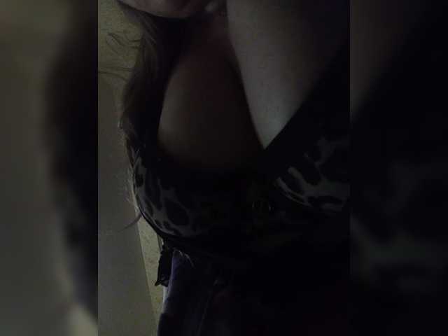 EveHugs live cam on BongaCams