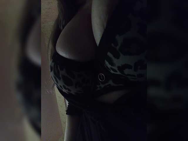 EveHugs live webcam show