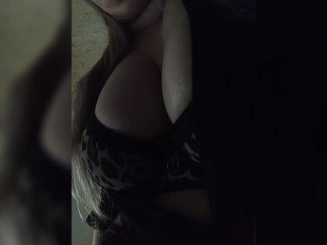 EveHugs
