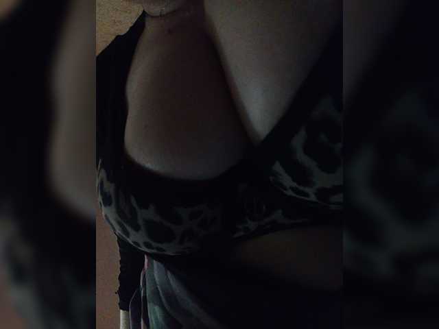 EveHugs live webcam show