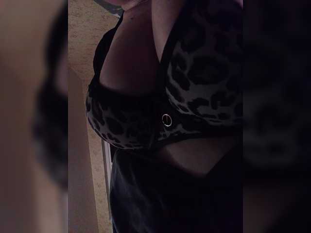 EveHugs live webcam show