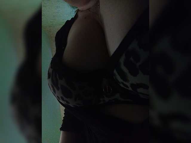 EveHugs live webcam show