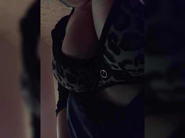 EveHugs live webcam show