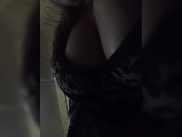 EveHugs live cam on BongaCams