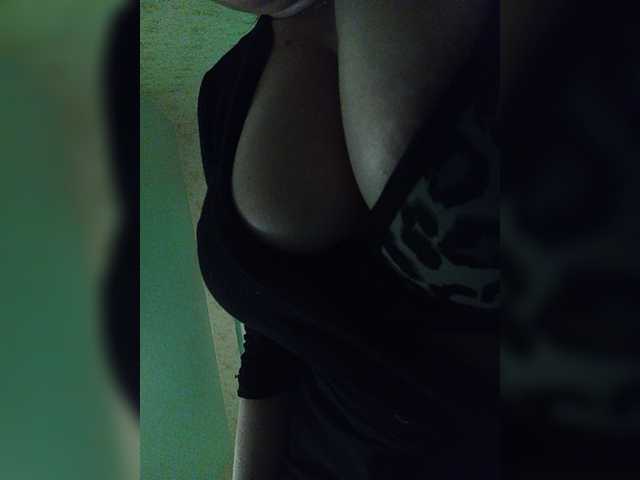 EveHugs live webcam show
