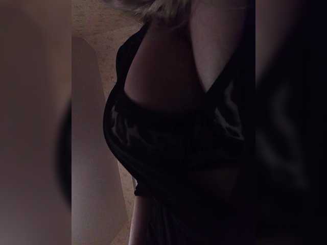 EveHugs live webcam show