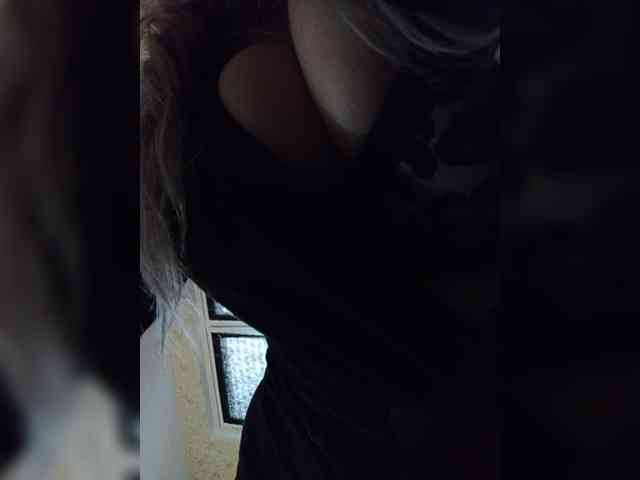 EveHugs webcam