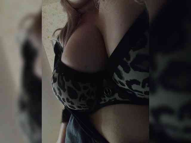 EveHugs webcam