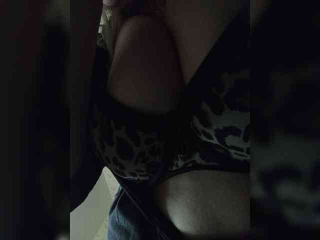 EveHugs webcam