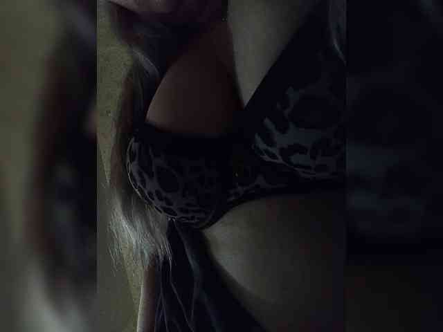 EveHugs webcam