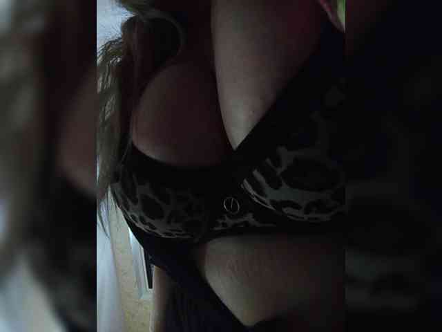 EveHugs webcam