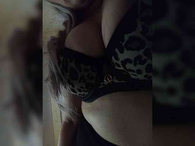 EveHugs webcam