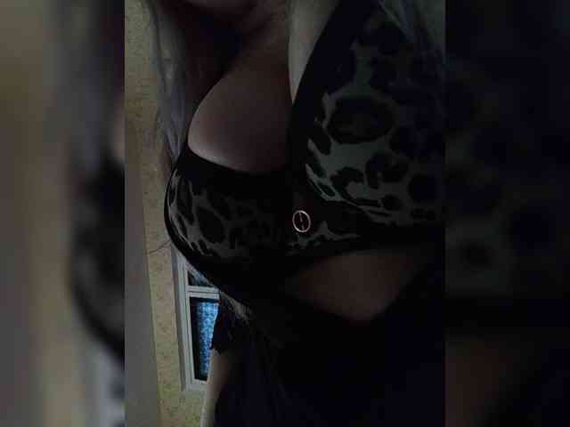EveHugs webcam