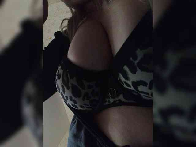 EveHugs webcam