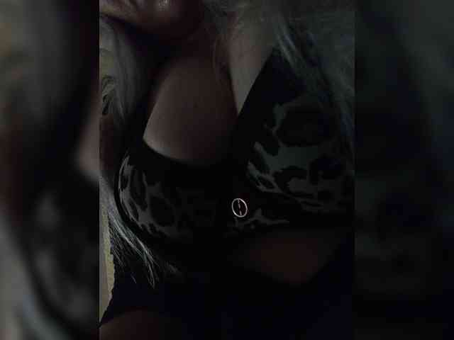 EveHugs webcam