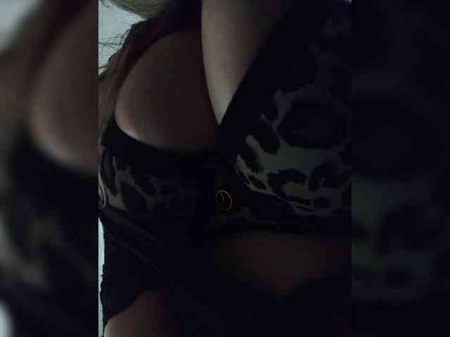 EveHugs webcam