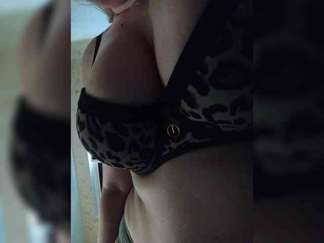 EveHugs webcam