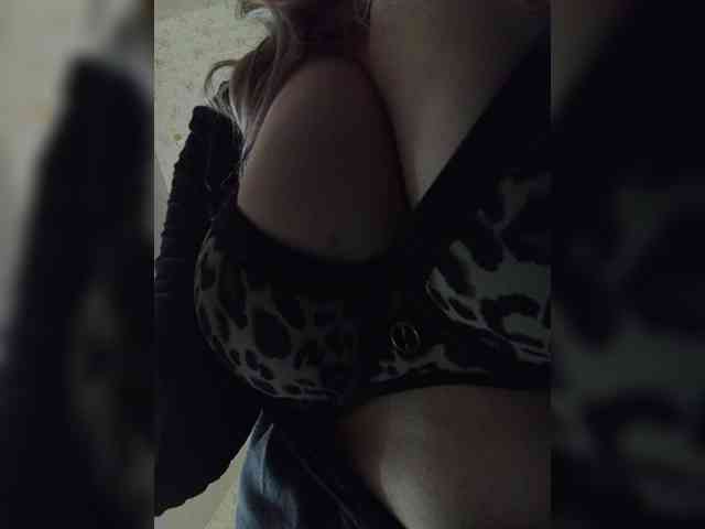 EveHugs webcam
