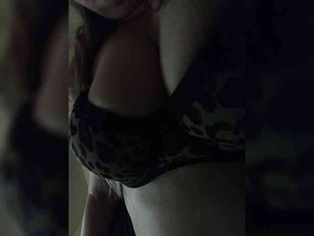 EveHugs webcam