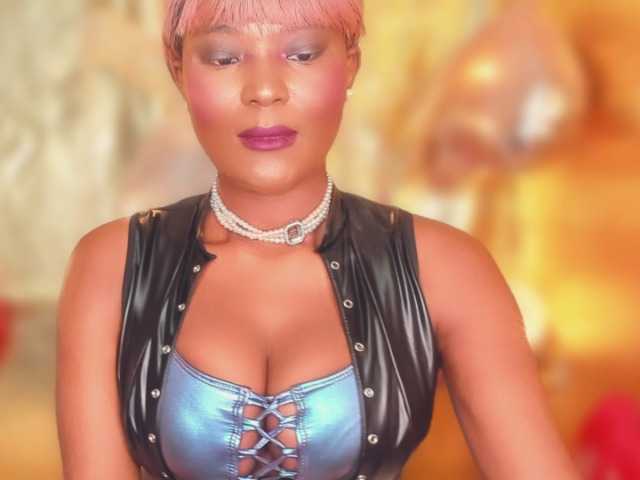 Ebonysavage live cam on BongaCams