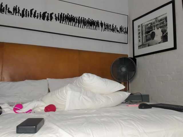pretty-canella live cam on BongaCams