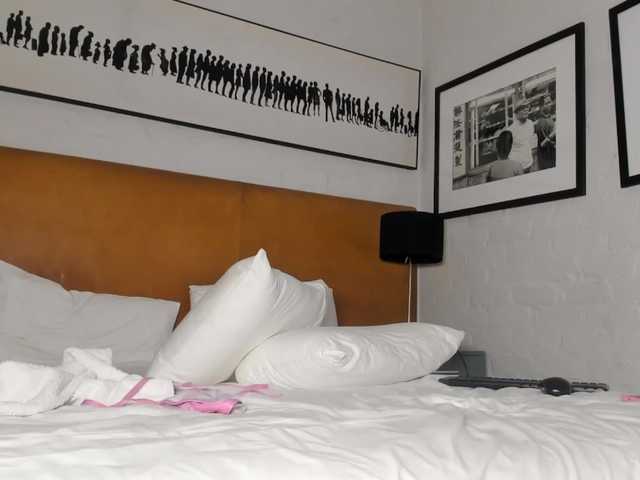 pretty-canella live cam on BongaCams