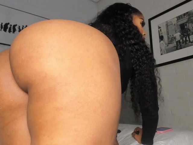 pretty-canella live cam on BongaCams