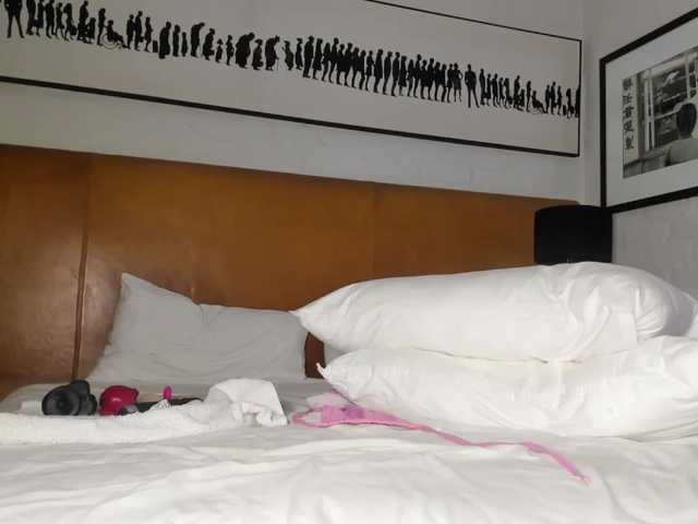 pretty-canella live cam on BongaCams