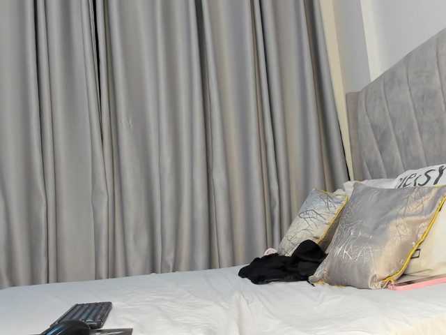 pretty-canella live cam on BongaCams