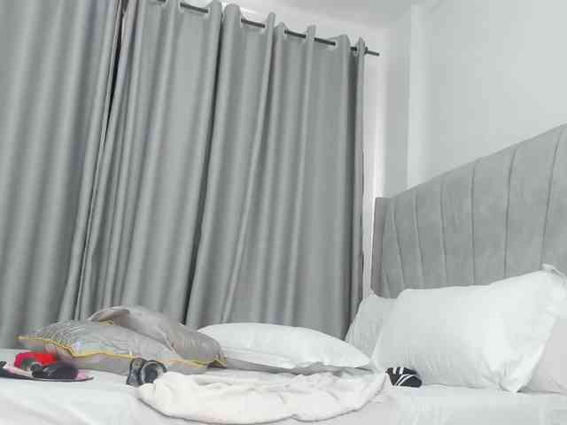 pretty-canella webcam