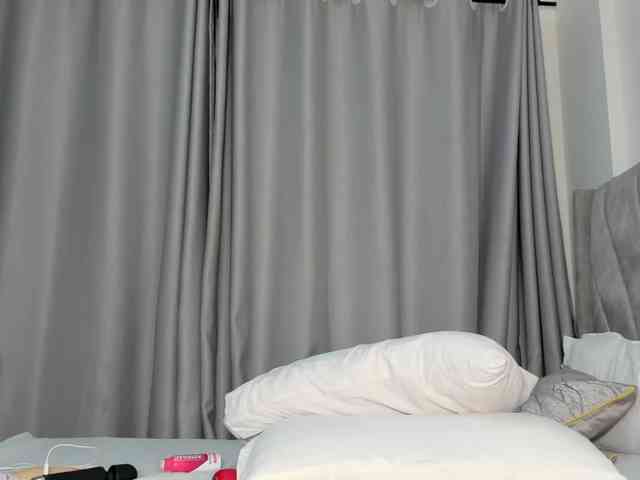 pretty-canella webcam