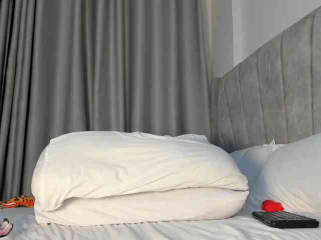 pretty-canella webcam
