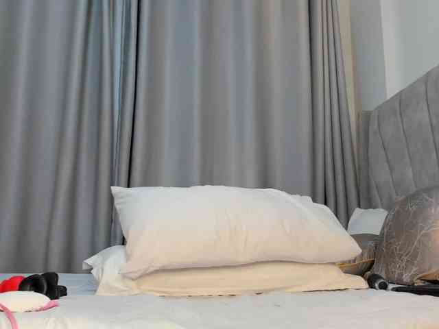 pretty-canella webcam