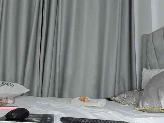 pretty-canella webcam