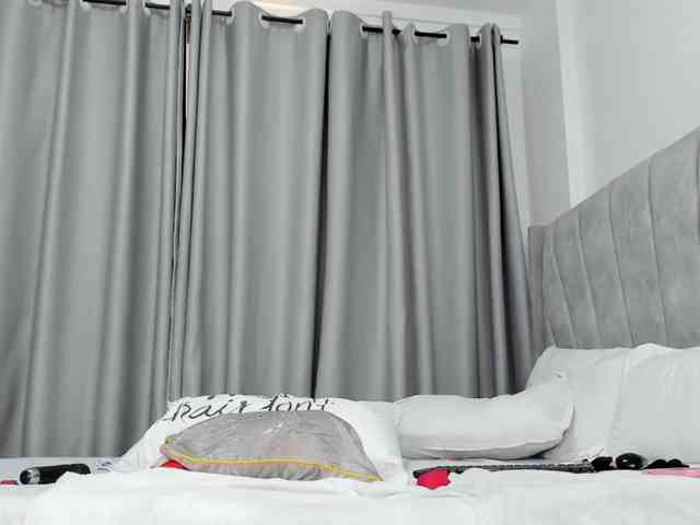 pretty-canella webcam