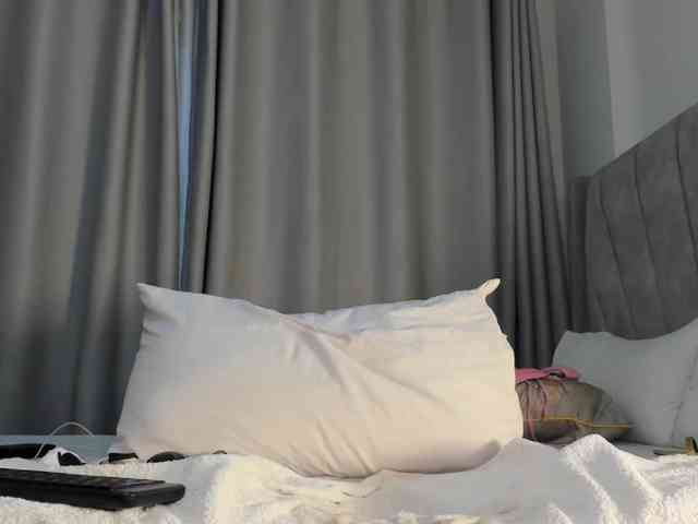 pretty-canella webcam