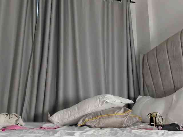 pretty-canella webcam