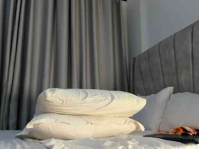 pretty-canella webcam