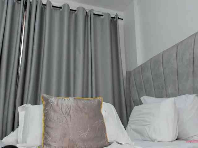 pretty-canella webcam
