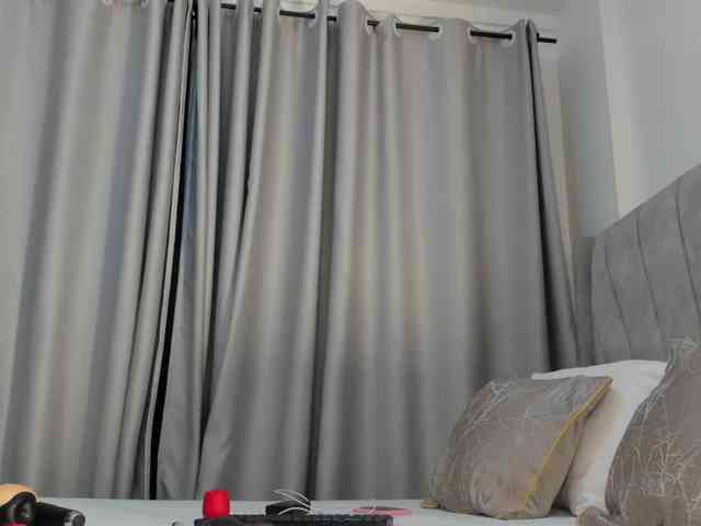 pretty-canella webcam
