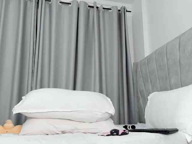 pretty-canella webcam